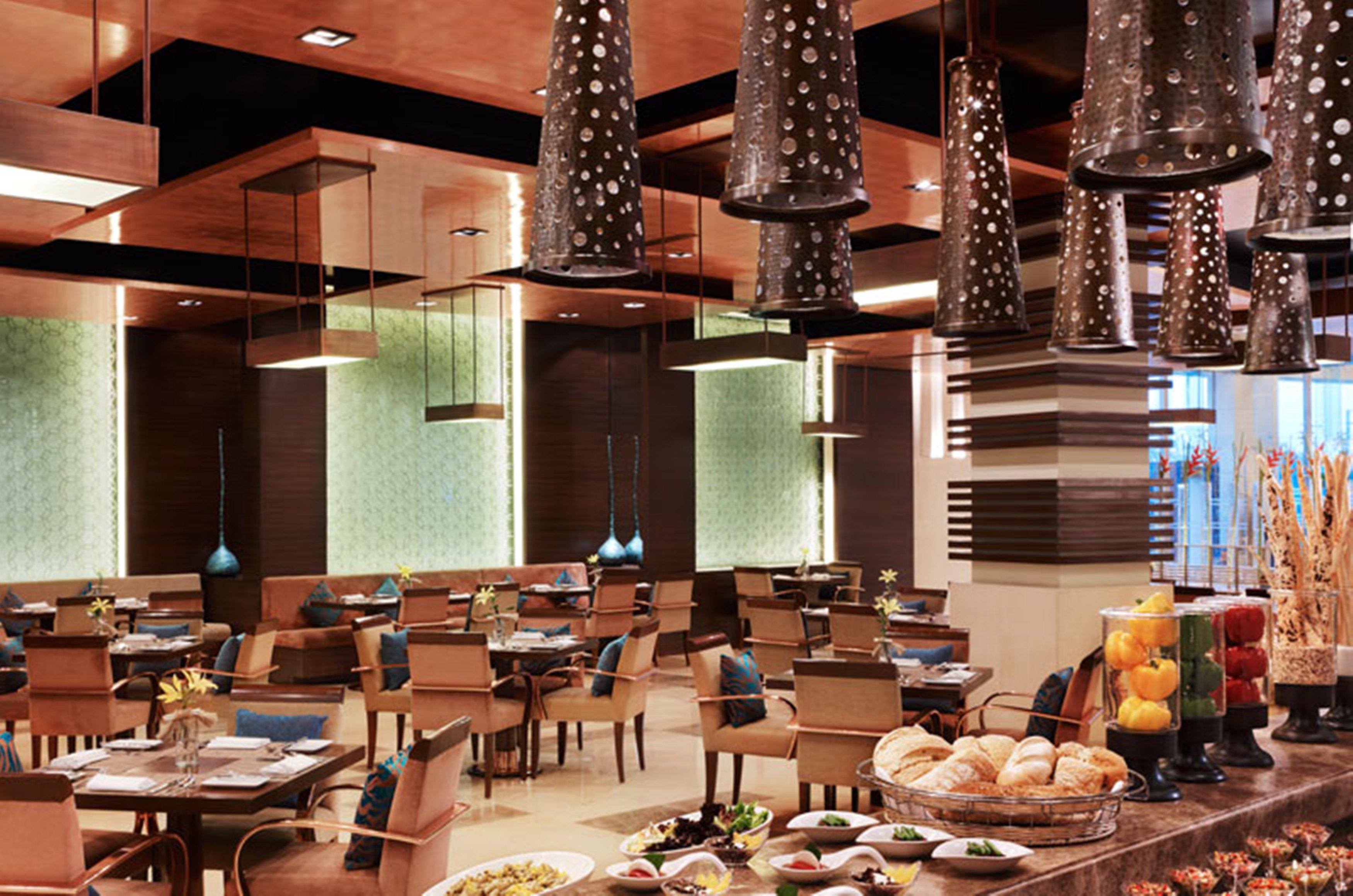 Hyatt Centric Janakpuri New Delhi Hotel Exterior foto The restaurant