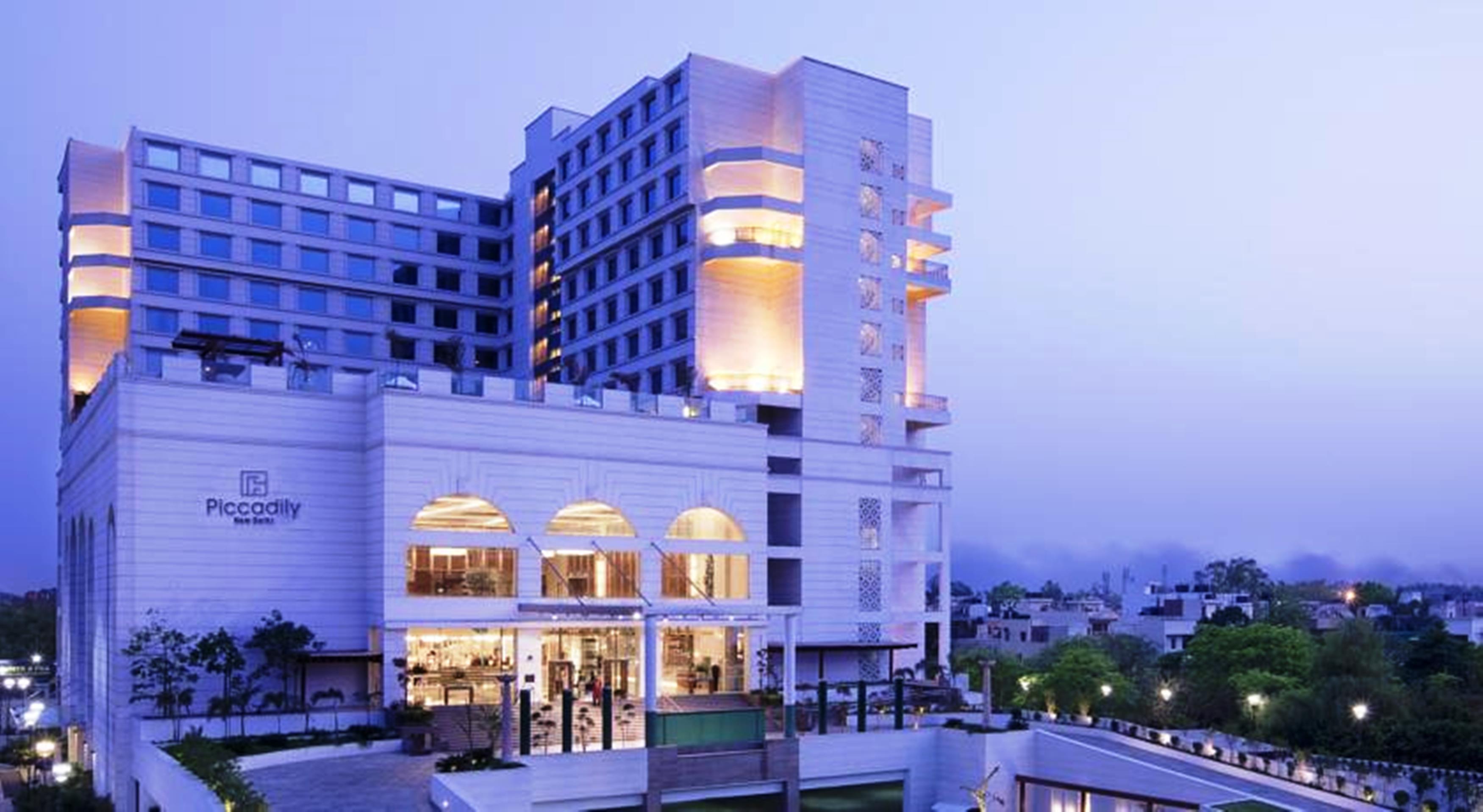 Hyatt Centric Janakpuri New Delhi Hotel Exterior foto The Piccadilly Hotel